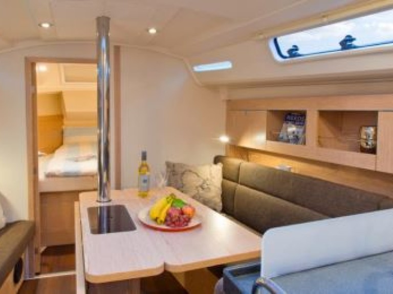 Bareboat Rental Sailboat Hanse with a boat licence