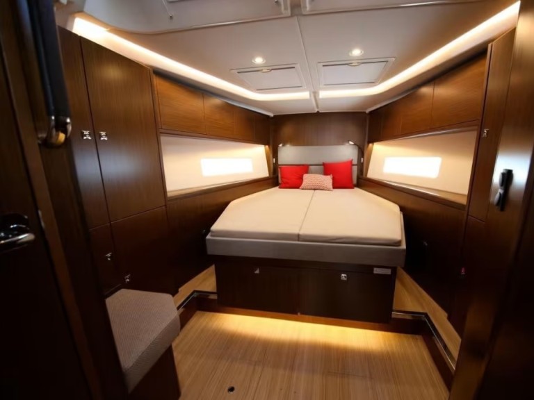 Rent a Bavaria Bavaria C45 Izola