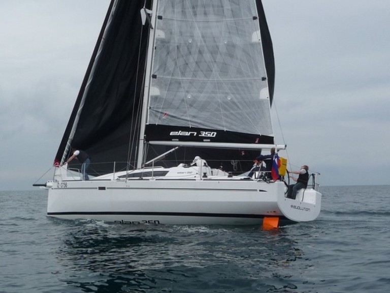 Sailboat rental in Pula - Elan Elan 350 Performance