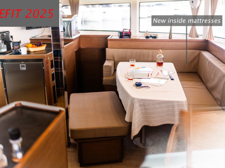 Yacht charter Šibenik cheap Lagoon 42