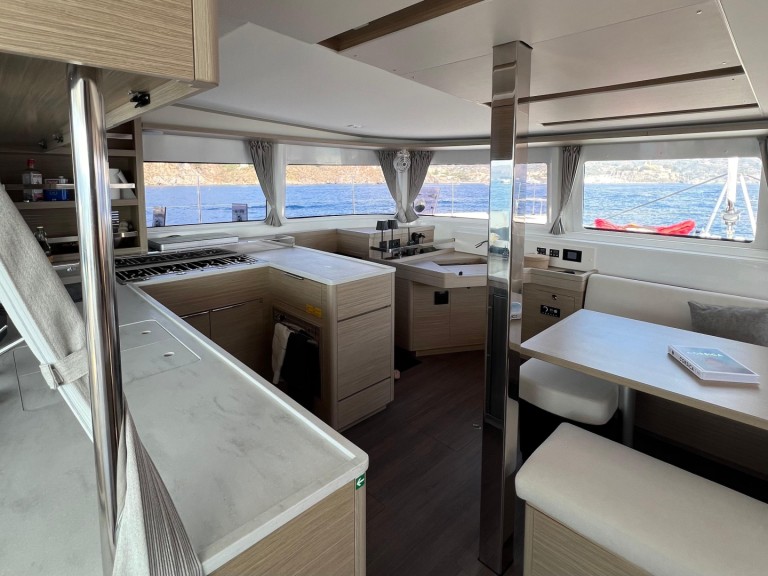 Catamaran rental in Furnari - Lagoon Lagoon 46