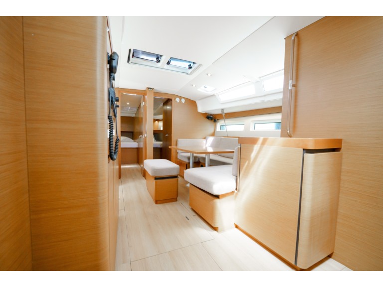 Rent a Jeanneau Sun Odyssey 490 Néa Péramos