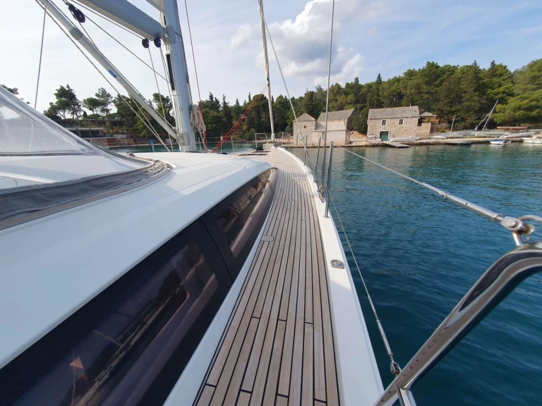 Bareboat Rental Luxury Yacht Jeanneau with a boat licence