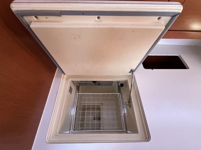 Sailboat rental with or without captain Bénéteau Lefkáda