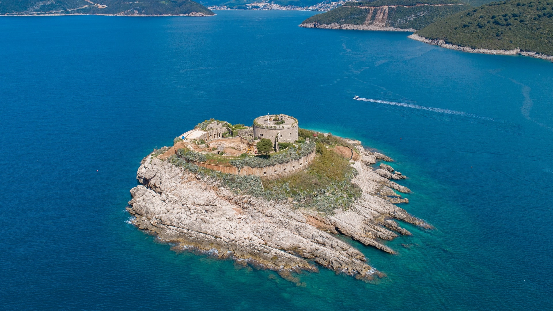 Motorboat rental with or without captain Poseidon Perast