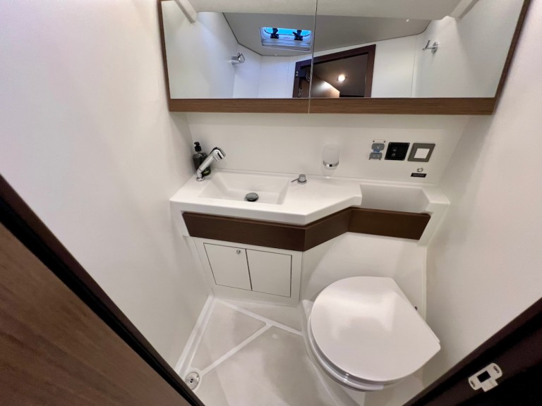 Bénéteau Oceanis 46.1 in San Miguel De Abona on SamBoat