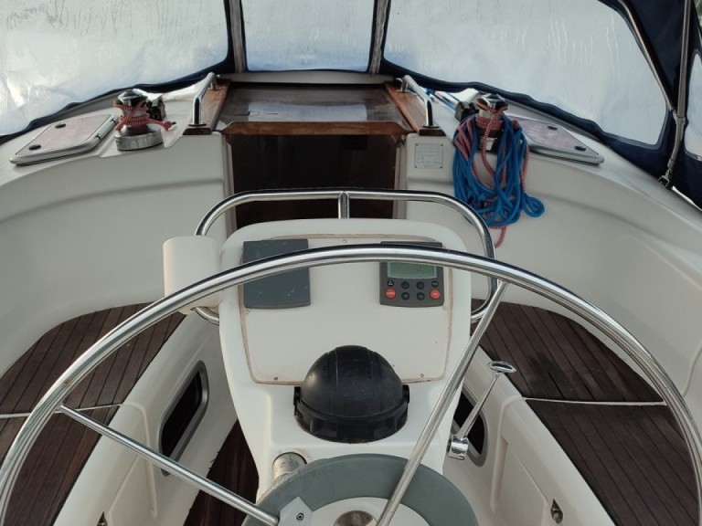 Boat rental Bavaria Bavaria 38 Cruiser in Lefkáda on Samboat