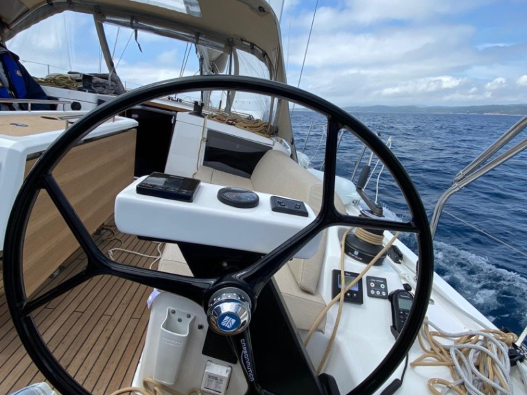 Yacht charter Bormes-les-Mimosas cheap Dufour 390 Grand Large