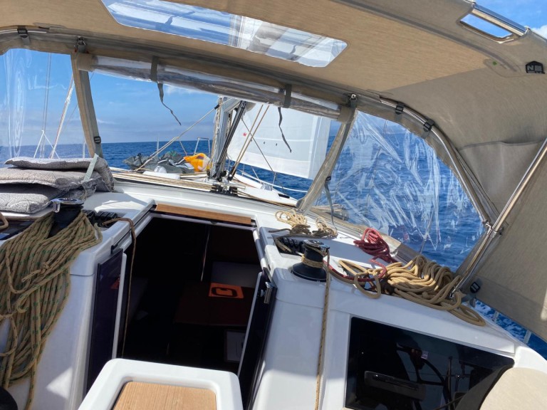 Sailboat rental in Bormes-les-Mimosas - Dufour Dufour 390 Grand Large