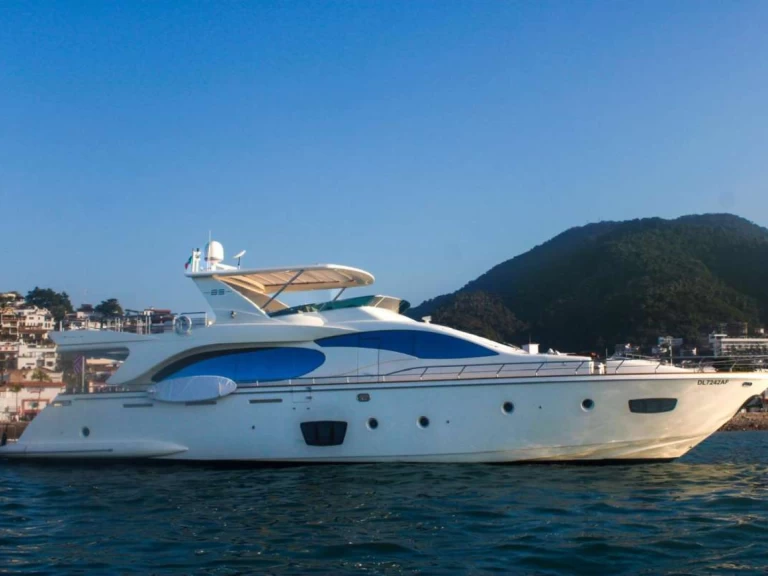 Yacht charter Puerto Vallarta cheap El Gabo
