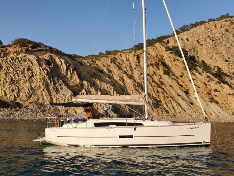 Sailboat rental in Sant Antoni de Portmany - Dufour Dufour 360 Grand Large