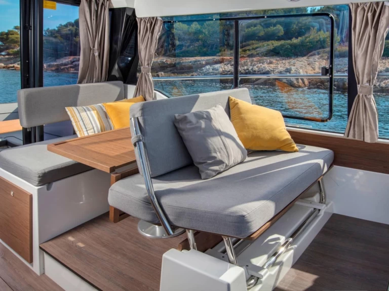 Bareboat Rental Motorboat Jeanneau with a boat licence