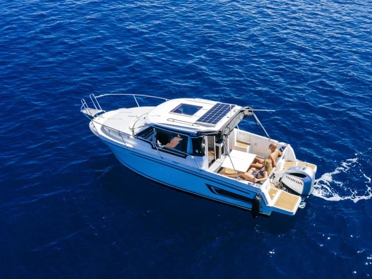 Boat rental Jeanneau Merry Fisher 795 in Zadar on Samboat