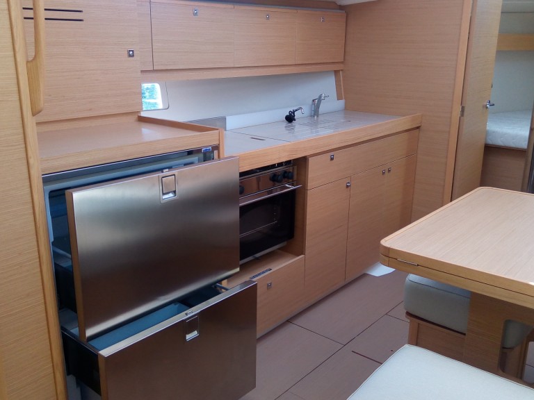 Rent a Dufour Dufour 382 Grand Large Bormes-les-Mimosas