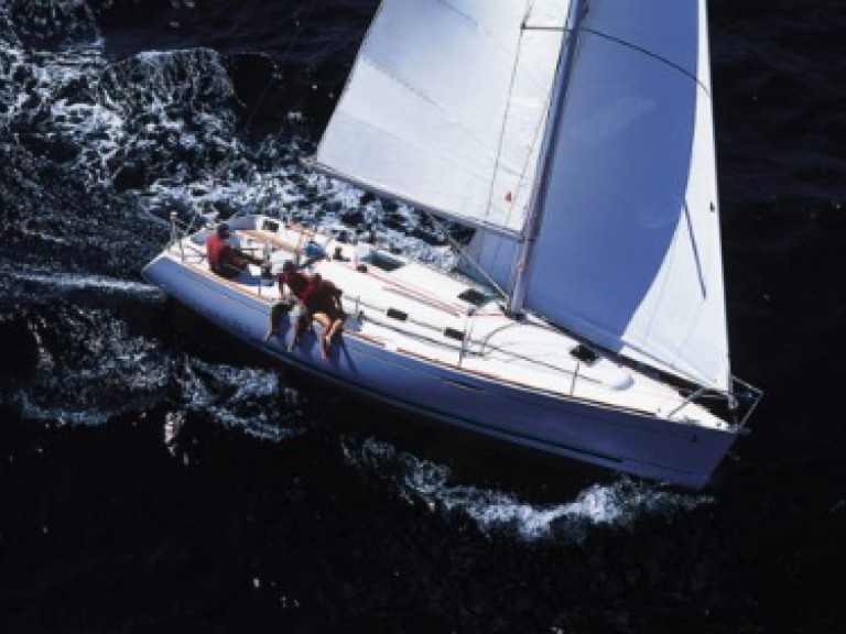 Sailboat rental in La Trinité-sur-Mer - Bénéteau FIRST 31,7