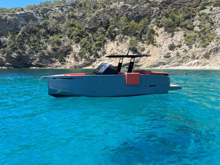 De Antonio 28 in Ibiza Town on SamBoat