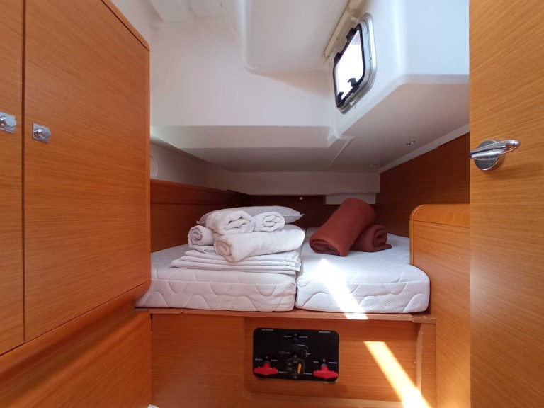 Bareboat Rental Sailboat Jeanneau with a boat licence