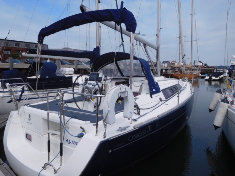 Sailboat rental with or without captain Bénéteau Poole