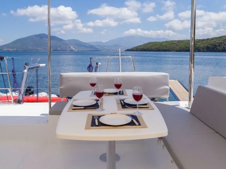 Lagoon Lagoon 450 F charter bareboat or captained in  Nikiána