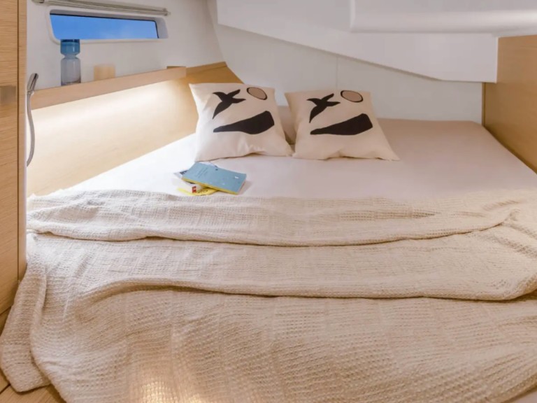 Yacht charter Marseille cheap Hanse 410