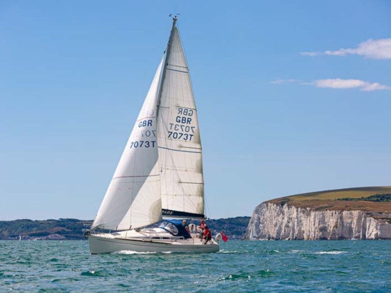 Elan Elan 333 in Poole on SamBoat