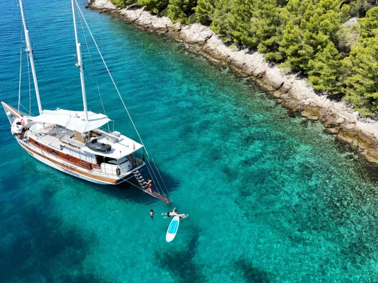 Bareboat Rental Sailboat Traditional with a boat licence