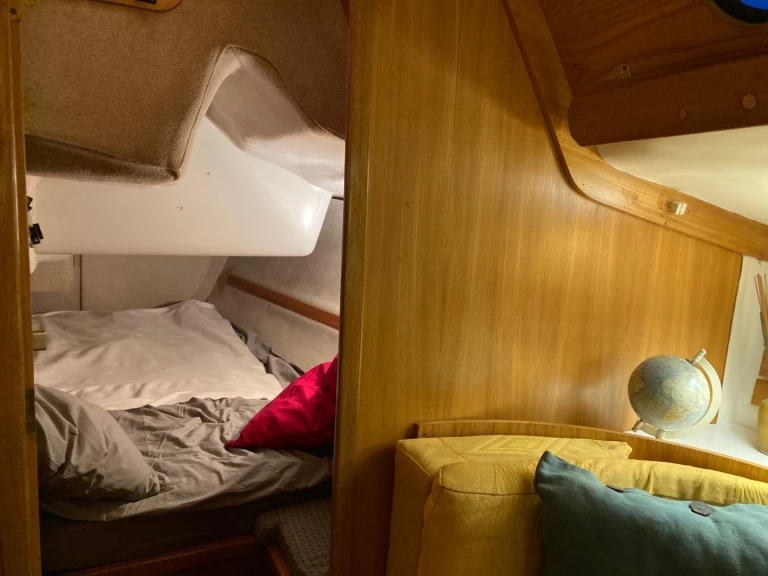 Sailboat for rent La Rochelle at the best price