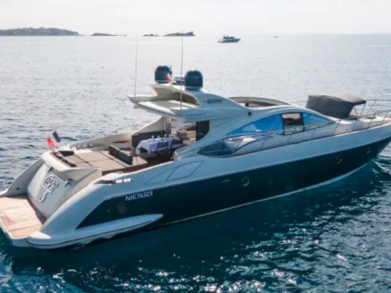 Yacht charter Saint-Tropez cheap Azimut 68 S