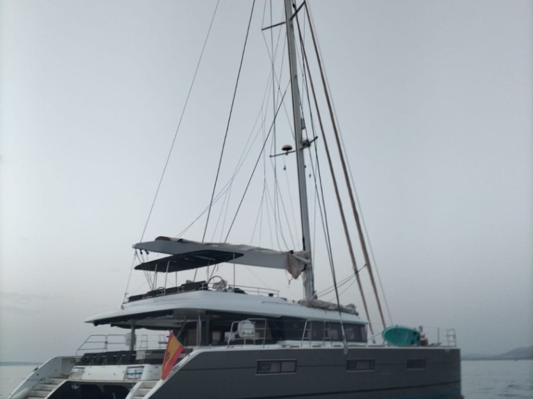 Catamaran for rent Playa de Talamanca at the best price