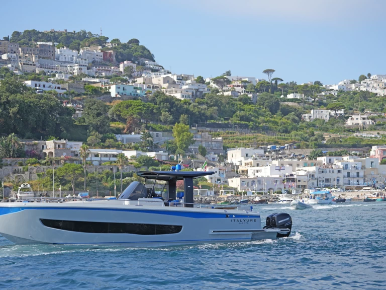 Boat rental Allure Allure 38 in Porto de Sorrento on Samboat