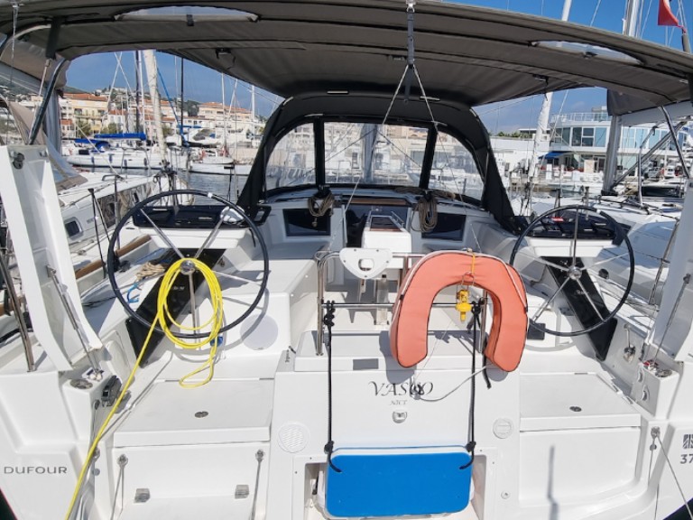 Sailboat rental in Golfe-Juan - Dufour Dufour 37