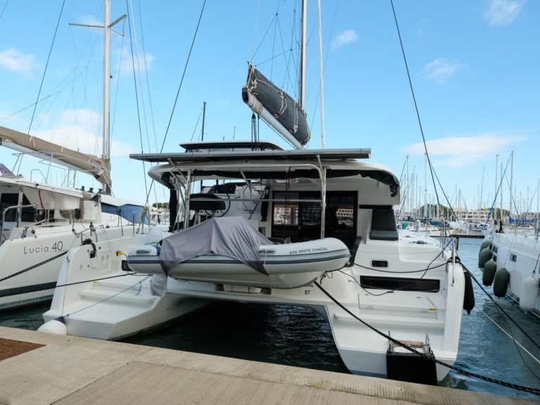 Catamaran rental in Saint-Raphaël - Lagoon Lagoon 42