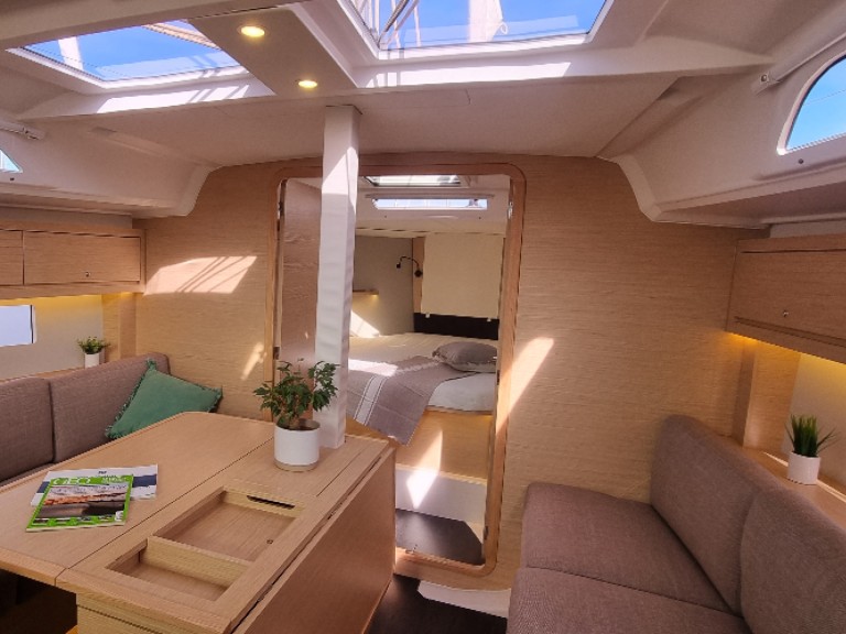 Yacht charter Golfe-Juan cheap Dufour 37