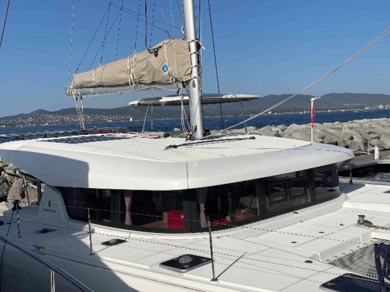 Lagoon Lagoon 42 charter bareboat or captained in  Saint-Raphaël