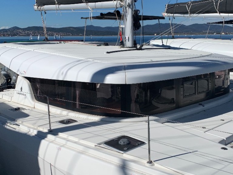 Lagoon Lagoon 42 charter bareboat or captained in  Saint-Raphaël