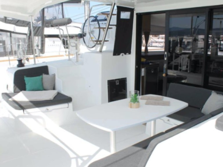 Rent a Lagoon Lagoon 42 Saint-Raphaël