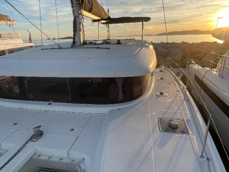 Catamaran rental in Saint-Raphaël - Lagoon Lagoon 42