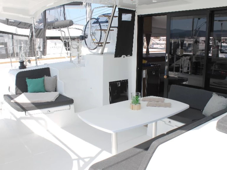 Bareboat Rental Catamaran Lagoon with a boat licence