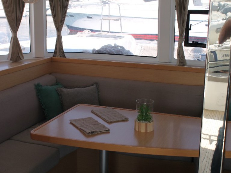 Yacht charter Saint-Raphaël cheap Lagoon 42