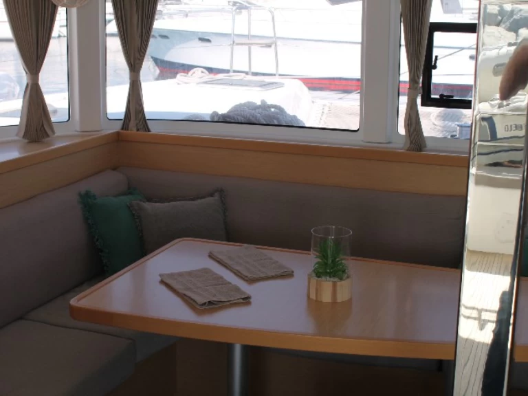 Yacht charter Saint-Raphaël cheap Lagoon 42