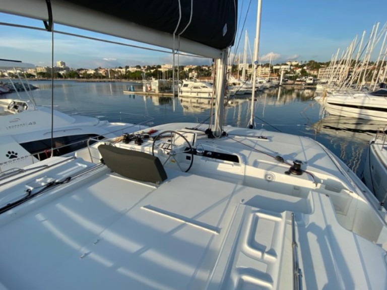Catamaran for rent Saint-Raphaël at the best price