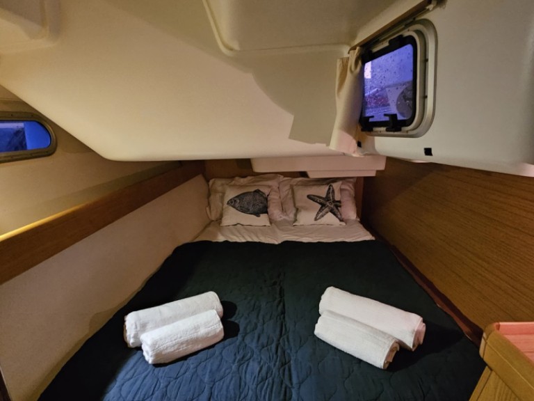 Yacht charter Kallithea cheap Sun Odyssey 42i