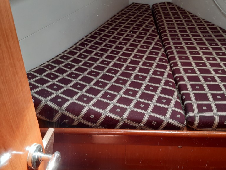 Yacht charter Kallithea cheap Oceanis 43