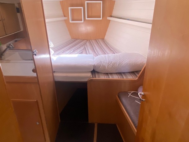 Sailboat for rent Nettuno at the best price