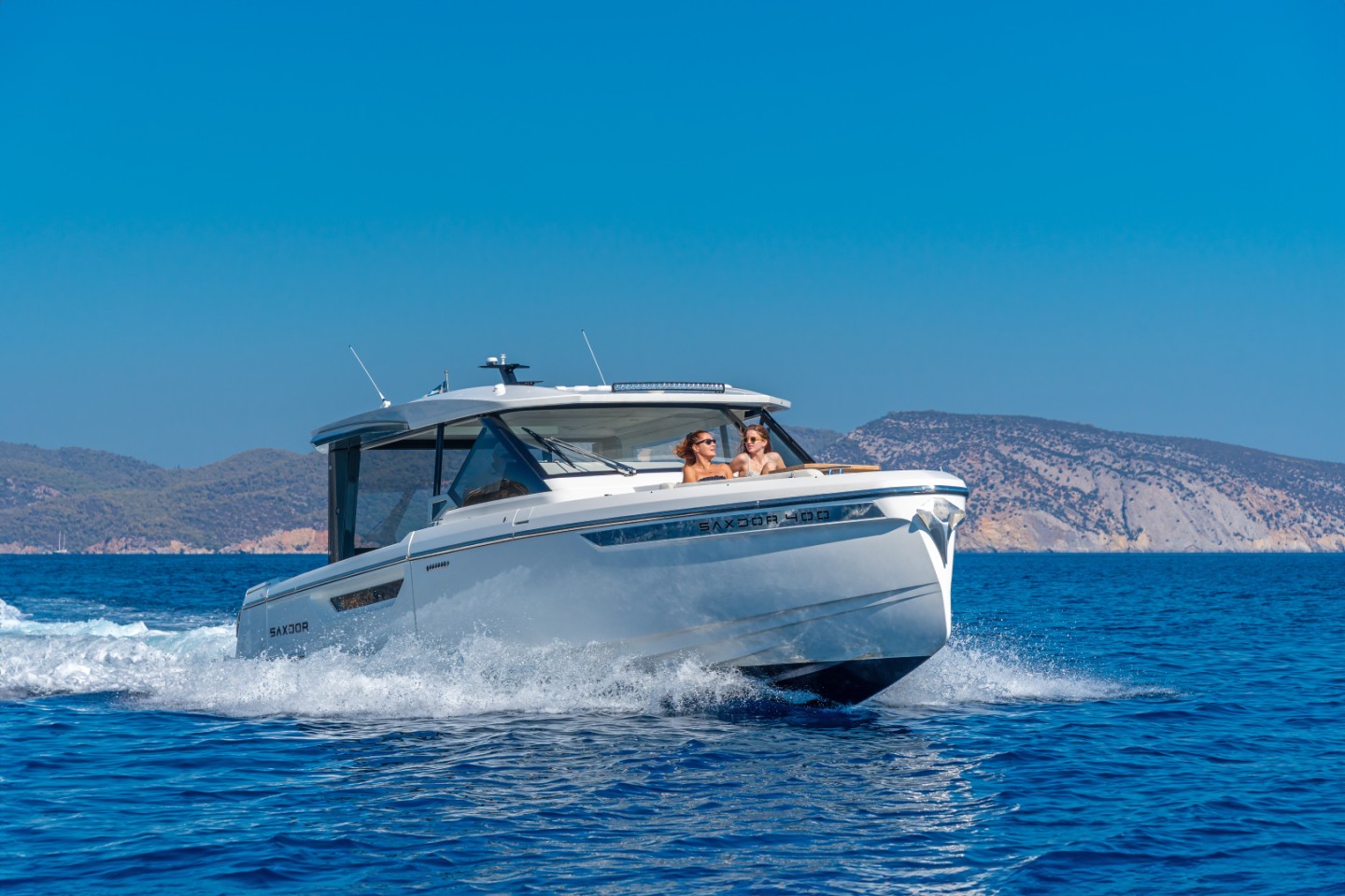 Rent a Motorboat Saxdor 400 GTO in Spétses (Saxdor 400 GTO) | SamBoat