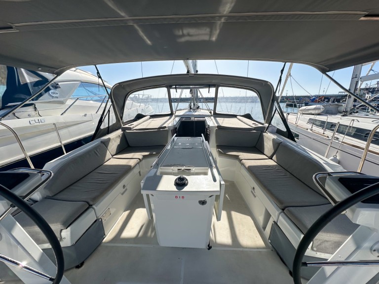 Bénéteau Oceanis 46.1 in Palma de Mallorca on SamBoat