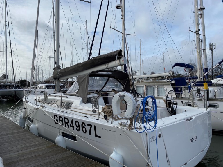 Sailboat rental with or without captain Dufour Hamble-le-Rice
