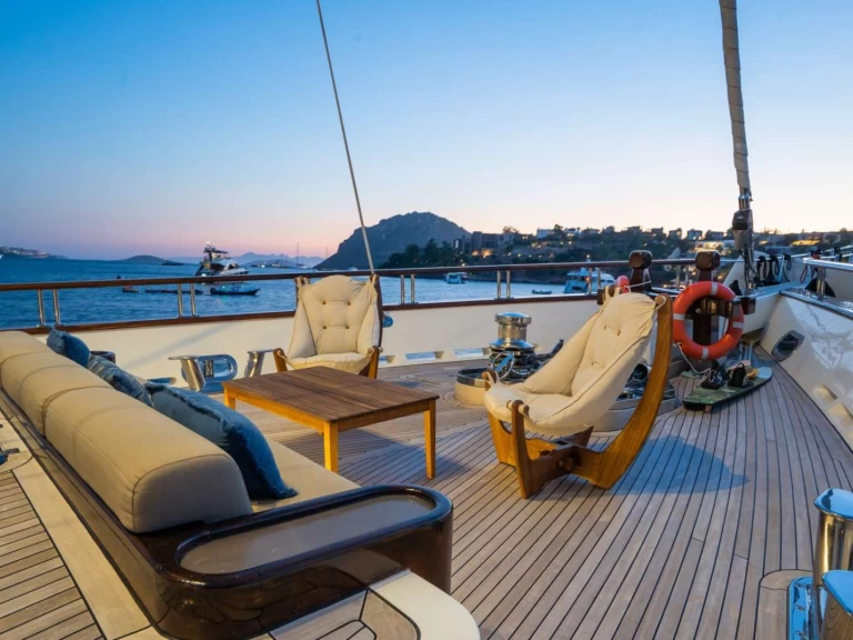 Luxury Yacht for rent Dubrovnik at the best price