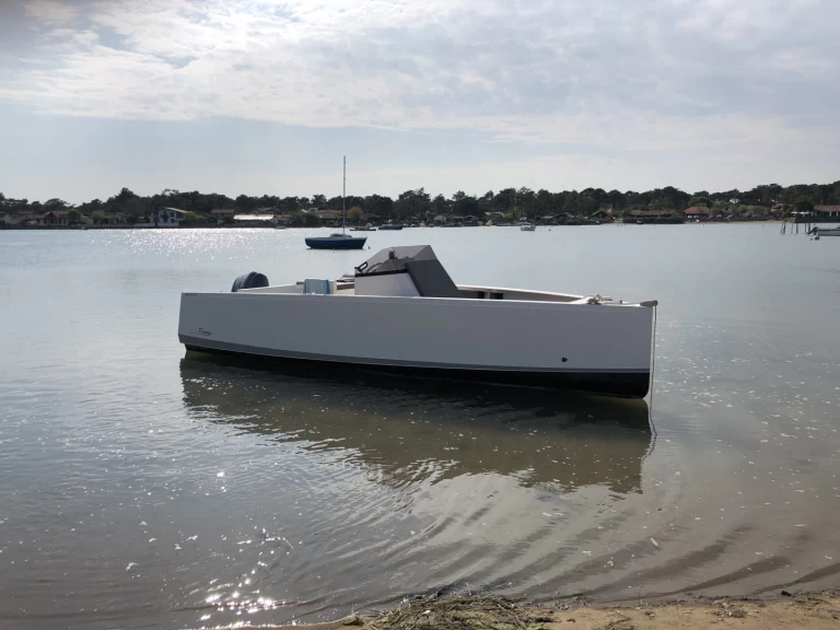 Motorboat for rent Lège-Cap-Ferret at the best price