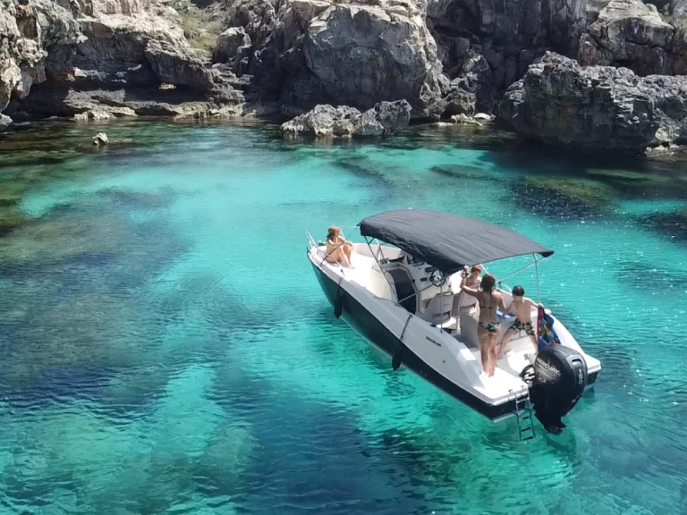 Bareboat Rental Motorboat Quicksilver with a boat licence